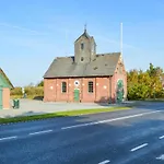 2 Bedroom Lovely In