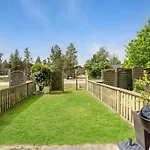 2 Bedroom Lovely In *